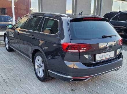 Volkswagen - Passat