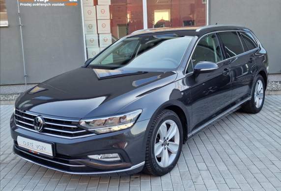 Volkswagen - Passat