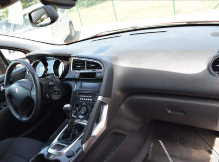 Peugeot - 3008