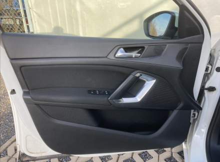 Peugeot - 308