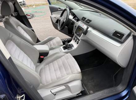 Volkswagen - Passat