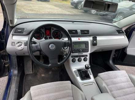 Volkswagen - Passat
