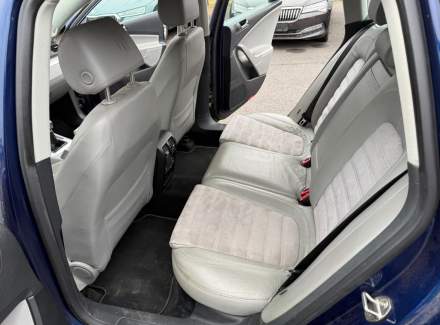 Volkswagen - Passat