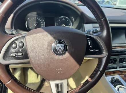 Jaguar - XF