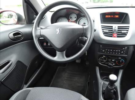 Peugeot - 206
