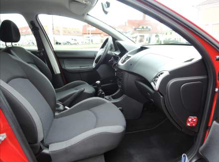 Peugeot - 206