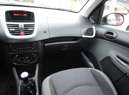 Peugeot - 206