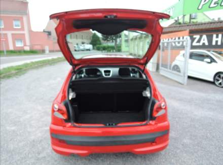 Peugeot - 206