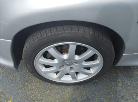Peugeot - 206