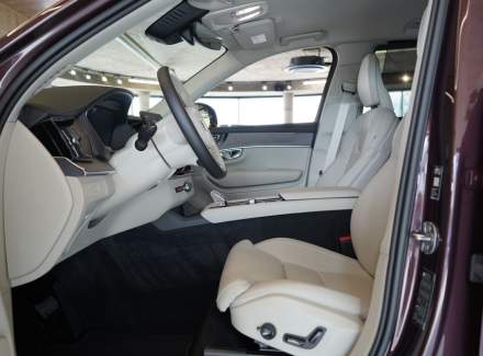 Volvo - XC90
