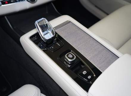 Volvo - XC90