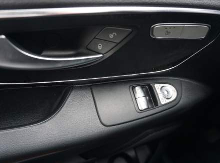 Mercedes-Benz - Vito