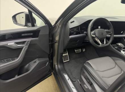 Volkswagen - Touareg