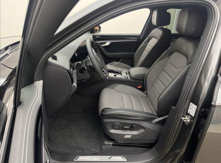 Volkswagen - Touareg