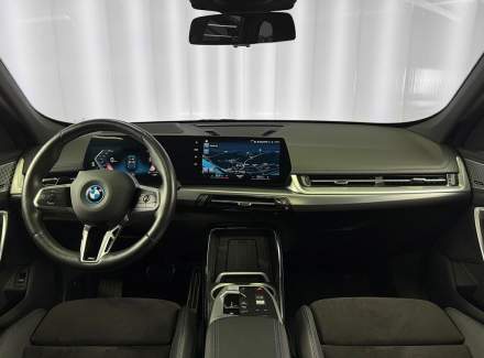 BMW - iX1
