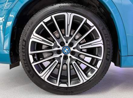 BMW - iX1