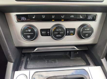 Volkswagen - Passat