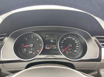 Volkswagen - Passat