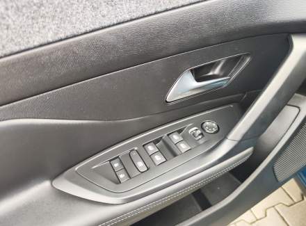 Peugeot - 408