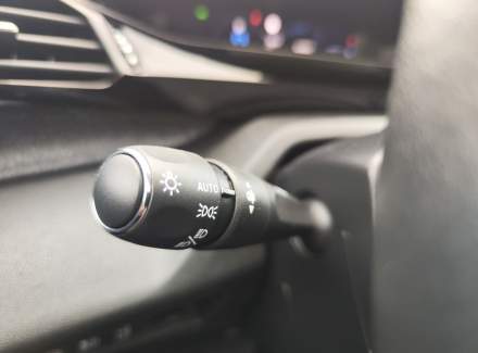 Peugeot - 408