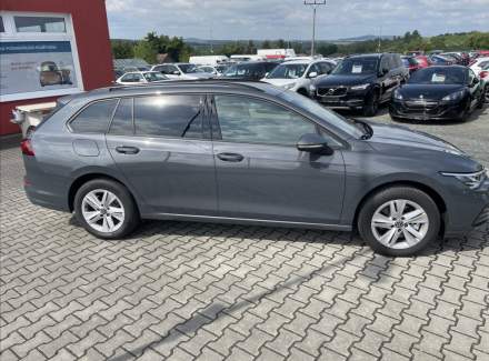 Volkswagen - Golf
