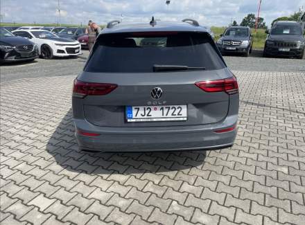 Volkswagen - Golf