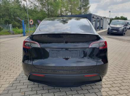 Tesla - Model Y