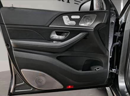 Mercedes-Benz - GLS