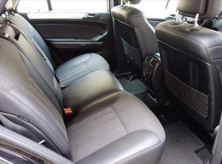 Mercedes-Benz - M-class