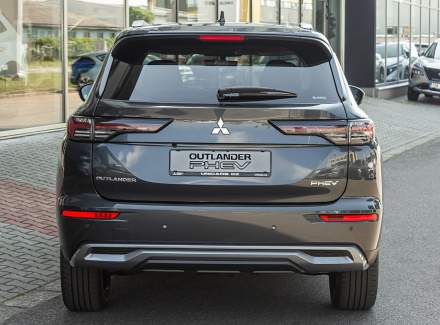 Mitsubishi - Outlander