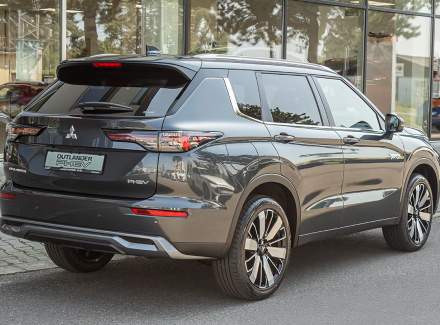Mitsubishi - Outlander