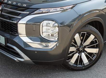 Mitsubishi - Outlander