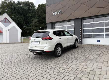 Nissan - X-Trail