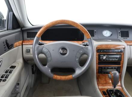 Kia - Opirus
