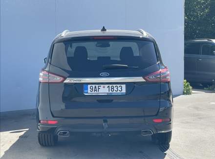 Ford - S-MAX