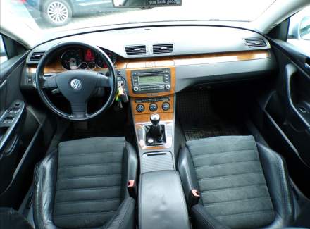 Volkswagen - Passat