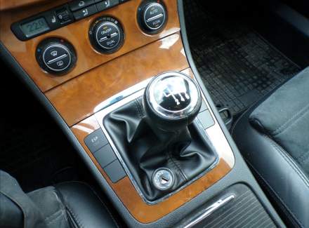 Volkswagen - Passat