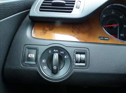 Volkswagen - Passat