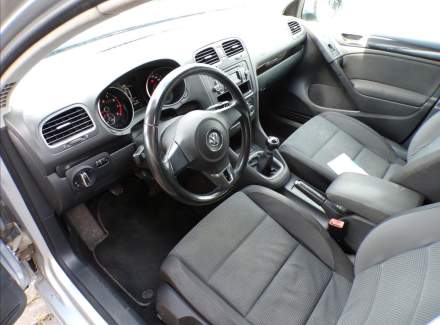 Volkswagen - Golf