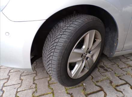 Volkswagen - Golf