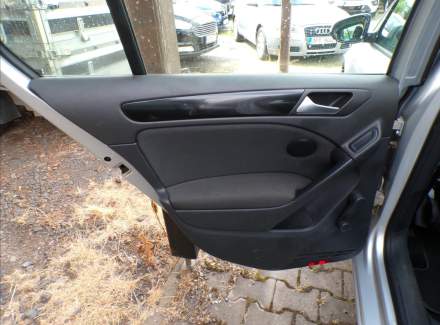 Volkswagen - Golf