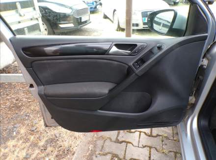 Volkswagen - Golf
