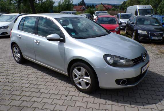 Volkswagen - Golf
