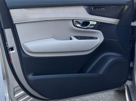 Volvo - XC90