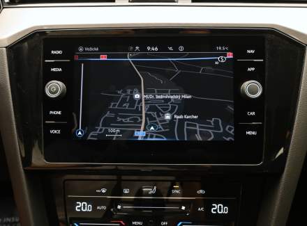Volkswagen - Passat