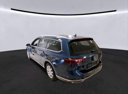 Volkswagen - Passat