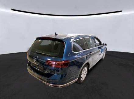 Volkswagen - Passat