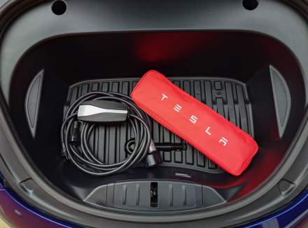 Tesla - Model 3