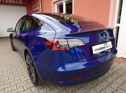 Tesla - Model 3