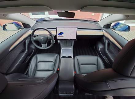 Tesla - Model 3